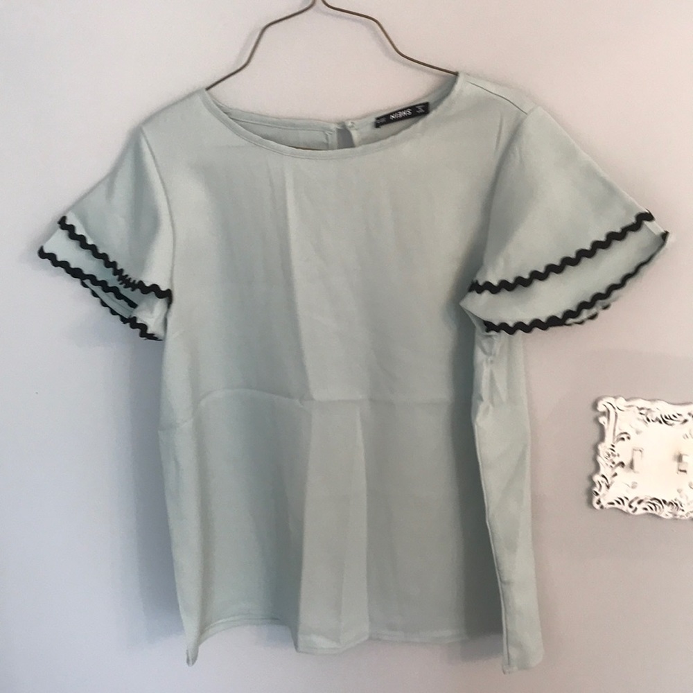 Short sleeve top